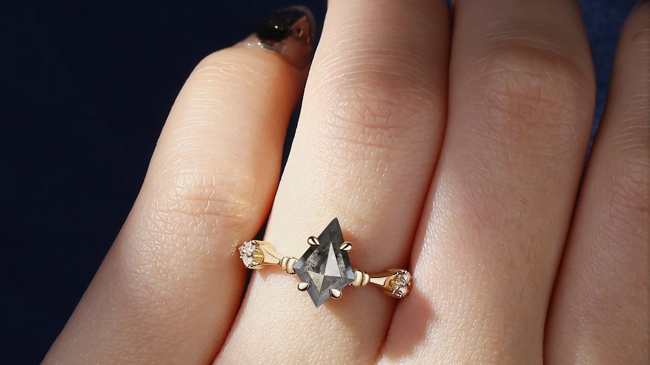 Vintage Inspired Salt and Pepper Diamond Rings: StarlandUS' Best Picks